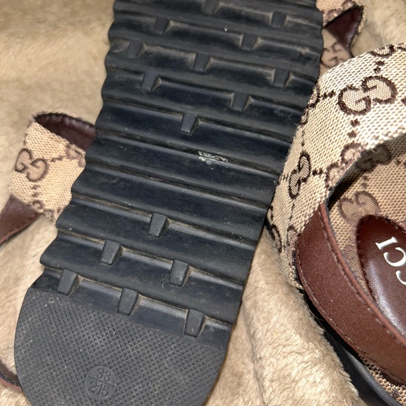 Gucci sandal for Girls(kids) size 2 - Picture 5 of 7